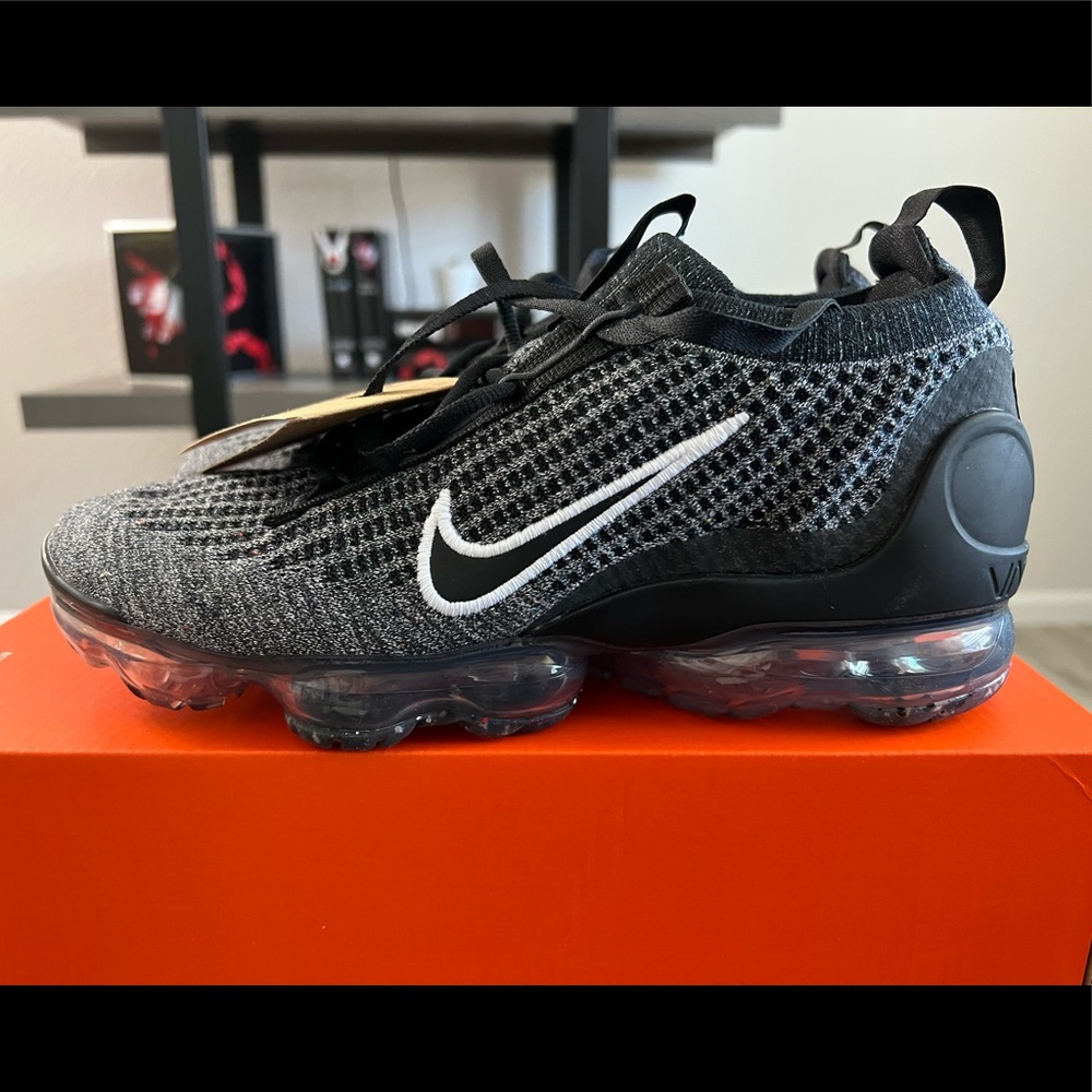 Nike air vapormax flynit “oreo” size 7.5 mens/ 9womens